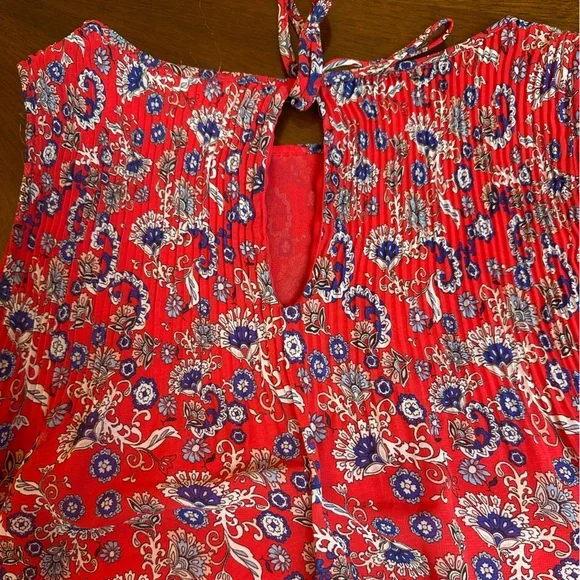 Max Studio Red Paisley Sleeveless Blouse | Lightweight | Elegant & Chic - Picture 9 of 9